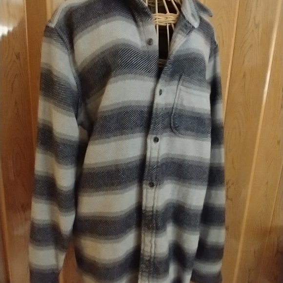 Shirt Gap COPY 100% Soft heavy Cotton button front plaid shirt - Picture 2 of 11